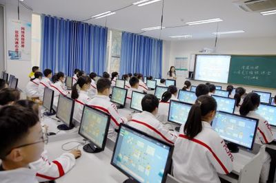 網(wǎng)易公益“一塊屏”點(diǎn)亮巫山 智慧教育成果惠及萬(wàn)名中小學(xué)生